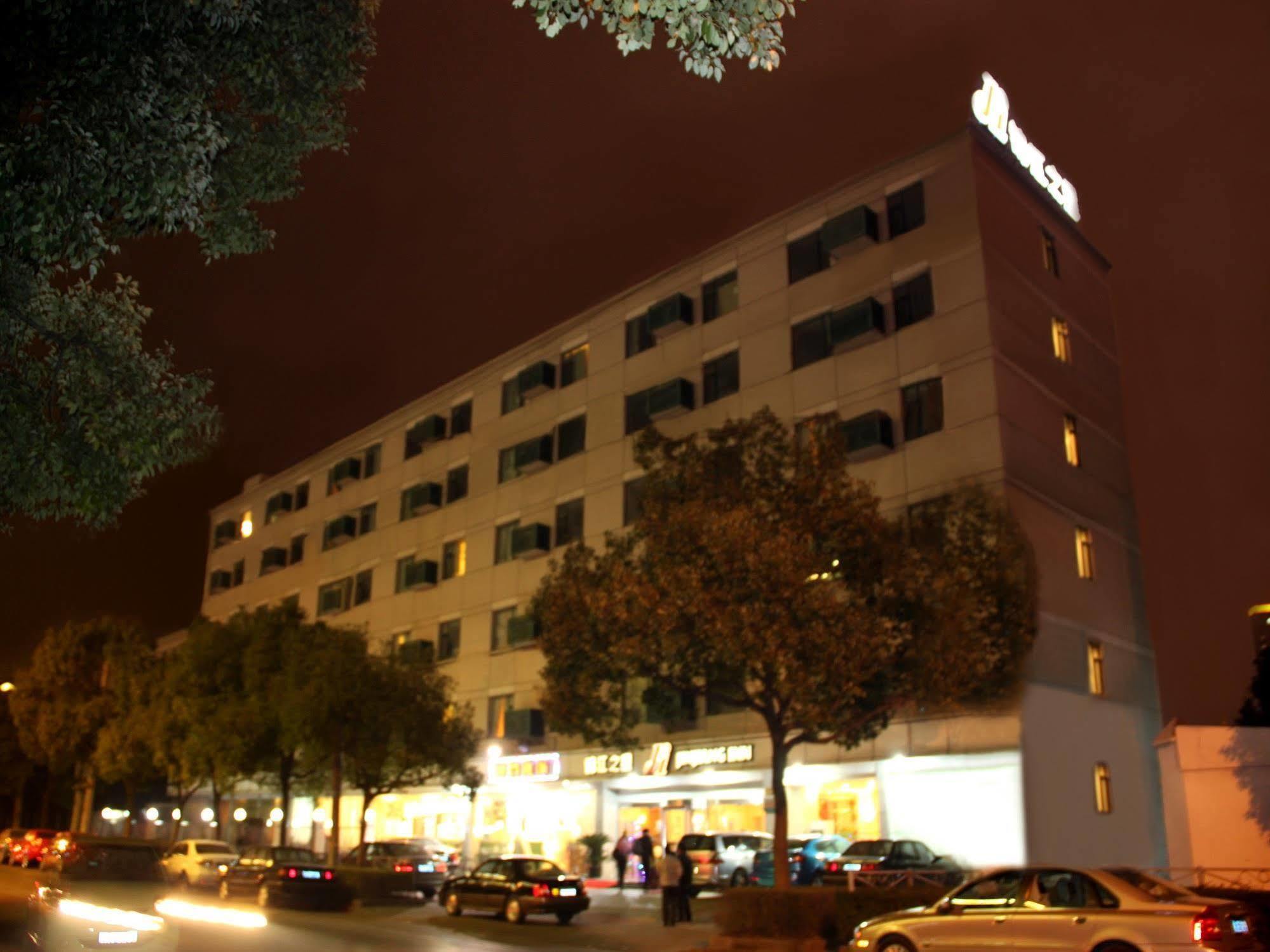 Jingjiang Inn Shanghai Baoyang Pier Exterior photo